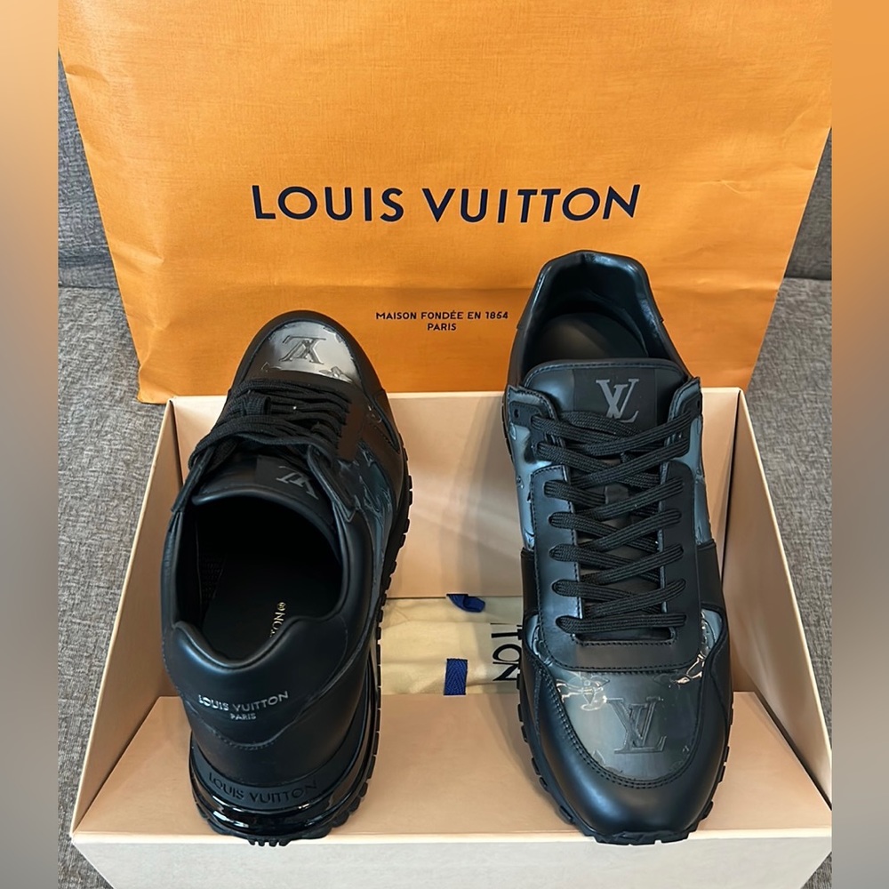COPY - AUTHENTIC LOUIS VUITTON SNEAKERS. NEVER WORN